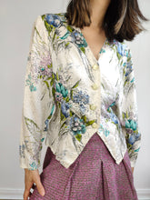 Load image into Gallery viewer, The Romantic White Floral Pattern Blouse | Vintage flower print feminine blouse fitted waist S
