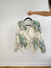 Load image into Gallery viewer, The Romantic White Floral Pattern Blouse | Vintage flower print feminine blouse fitted waist S
