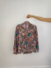 Load image into Gallery viewer, The Silk Purple Pink Floral Pattern Blouse | Vintage silk blend flower watercolor bow tie IT46 M
