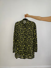 Load image into Gallery viewer, The Black Green Sheer Floral Blouse | Vintage see-through transparent flower print pattern long shirt M-L
