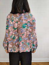 Load image into Gallery viewer, The Silk Purple Pink Floral Pattern Blouse | Vintage silk blend flower watercolor bow tie IT46 M
