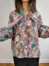 Load image into Gallery viewer, The Silk Purple Pink Floral Pattern Blouse | Vintage silk blend flower watercolor bow tie IT46 M
