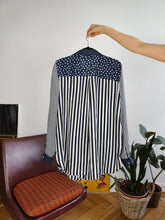 Lade das Bild in den Galerie-Viewer, Vintage Bluse weiß blau Streifenmuster Primavera Damen ML
