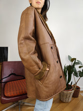 Load image into Gallery viewer, Vintage genuine shearling leather coat brown sheepskin lambskin sherpa winter heavy Breco&#39;s M
