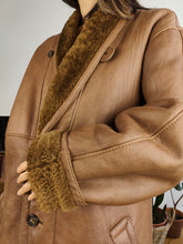 Load image into Gallery viewer, Vintage genuine shearling leather coat brown sheepskin lambskin sherpa winter heavy Breco&#39;s M
