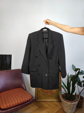 Load image into Gallery viewer, Vintage linen blazer jacket linen black triangle buttons women EU36 S
