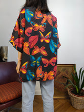 Load image into Gallery viewer, Vintage 100% silk shirt crazy print pattern butterfly animal black red short sleeve unisex men M-L
