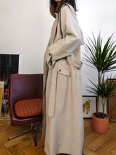 Load image into Gallery viewer, Vintage trench coat beige cream light jacket oversized long maxi Together DE40 M
