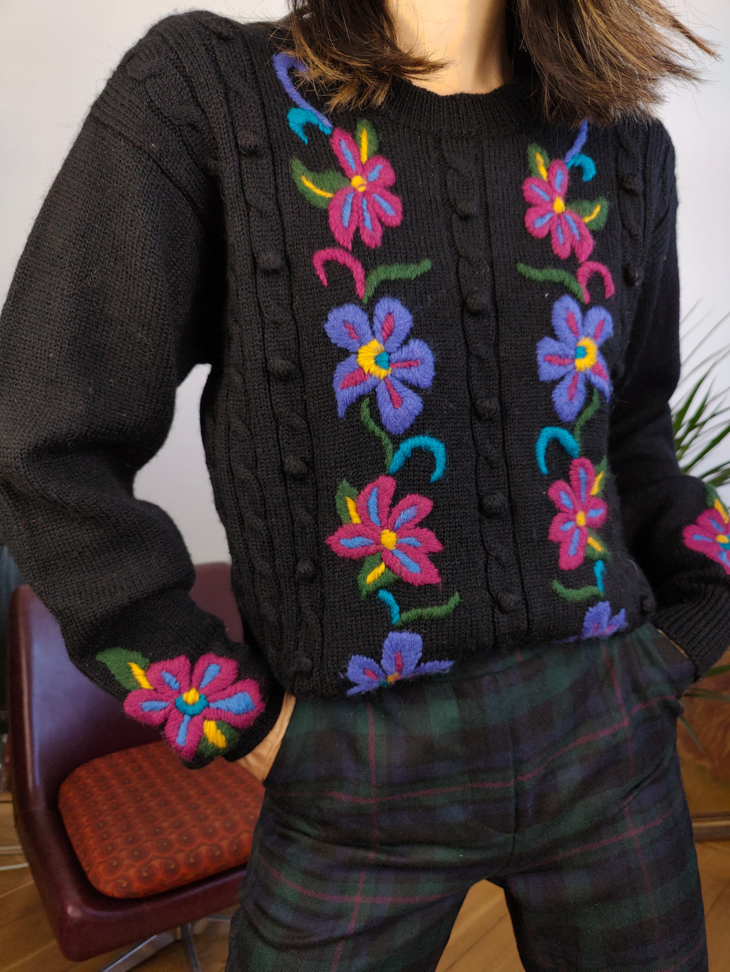 Vintage 100 % Wollpullover Blume Blumenstickerei schwarz Winter Strickpullover Pullover S