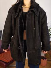 Load image into Gallery viewer, Vintage genuine shearling leather coat black sheepskin lambskin sherpa winter heavy 42 S-M

