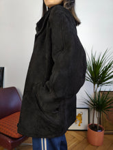 Load image into Gallery viewer, Vintage genuine shearling leather coat black sheepskin lambskin sherpa winter heavy 42 S-M
