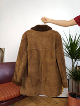 Load image into Gallery viewer, Vintage genuine shearling leather coat brown sheepskin lambskin sherpa winter heavy 48 S
