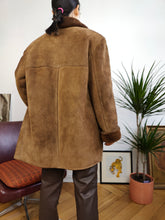 Load image into Gallery viewer, Vintage genuine shearling leather coat brown sheepskin lambskin sherpa winter heavy 48 S
