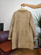 Load image into Gallery viewer, Vintage genuine shearling leather coat cream beige sheepskin lambskin sherpa winter heavy midi jacket M
