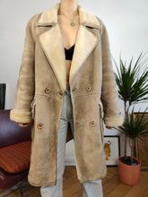 Load image into Gallery viewer, Vintage genuine shearling leather coat cream beige sheepskin lambskin sherpa winter heavy midi jacket M
