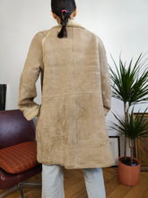 Load image into Gallery viewer, Vintage genuine shearling leather coat cream beige sheepskin lambskin sherpa winter heavy midi jacket M
