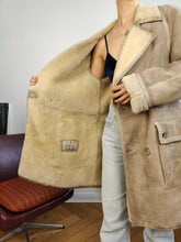 Load image into Gallery viewer, Vintage genuine shearling leather coat cream beige sheepskin lambskin sherpa winter heavy midi jacket M
