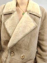 Load image into Gallery viewer, Vintage genuine shearling leather coat cream beige sheepskin lambskin sherpa winter heavy midi jacket M
