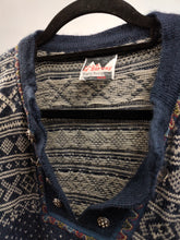 Load image into Gallery viewer, Vintage Dale of Norway wool blue designer premium Norwegian Scandi Icelandic Christmas winter cosy snow pattern unisex L
