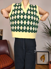 Load image into Gallery viewer, Vintage argyle pattern knit vest sleeveless diamonds pullunder preppy yellow green M
