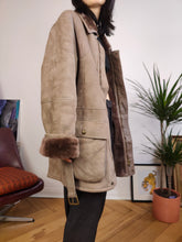 Load image into Gallery viewer, Vintage genuine shearling leather coat brown beige suede sheepskin lambskin sherpa winter IT50 M-L
