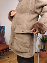 Load image into Gallery viewer, Vintage genuine shearling leather coat brown beige suede sheepskin lambskin sherpa winter IT50 M-L

