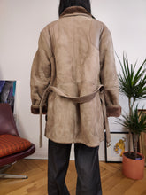 Load image into Gallery viewer, Vintage genuine shearling leather coat brown beige suede sheepskin lambskin sherpa winter IT50 M-L
