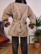 Load image into Gallery viewer, Vintage genuine shearling leather coat brown beige suede sheepskin lambskin sherpa winter IT50 M-L

