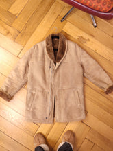 Load image into Gallery viewer, Vintage genuine shearling leather coat beige cream brown suede sheepskin lambskin sherpa winter IT46 S-M
