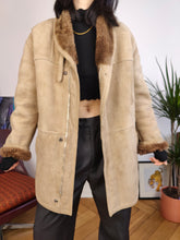 Load image into Gallery viewer, Vintage genuine shearling leather coat beige cream brown suede sheepskin lambskin sherpa winter IT46 S-M
