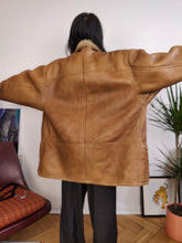 Load image into Gallery viewer, Vintage genuine shearling leather coat tan brown sheepskin lambskin sherpa winter IT52 L-XL
