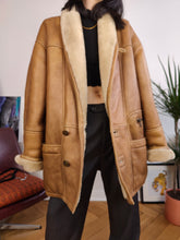 Load image into Gallery viewer, Vintage genuine shearling leather coat tan brown sheepskin lambskin sherpa winter IT52 L-XL
