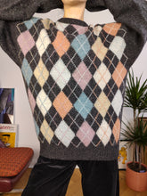 Load image into Gallery viewer, Vintage 100% wool knit sweater grey pink diamond pattern knitted pullover women M-L
