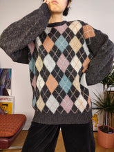 Load image into Gallery viewer, Vintage 100% wool knit sweater grey pink diamond pattern knitted pullover women M-L
