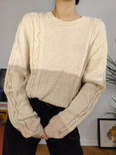 Load image into Gallery viewer, Vintage sweater cable knit cream white plain knitted pullover jumper long arms women M
