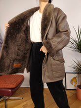 Load image into Gallery viewer, Vintage genuine shearling leather coat grey brown sheepskin lambskin sherpa Vazzoler IT50 L
