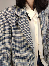 Load image into Gallery viewer, Vintage wool blend blazer blue white checker check tartan pied de poule houndstooth jacket women IT46 EU M
