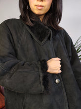 Load image into Gallery viewer, Vintage genuine shearling leather coat black sheepskin lambskin suede sherpa Spain 44 M
