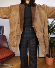 Load image into Gallery viewer, Vintage genuine shearling leather coat brown sheepskin lambskin suede sherpa Italy 50 L-XL
