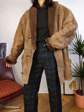 Load image into Gallery viewer, Vintage genuine shearling leather coat brown sheepskin lambskin suede sherpa Italy 50 L-XL
