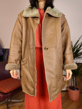 Load image into Gallery viewer, Vintage genuine shearling leather coat brown sheepskin lambskin sherpa S
