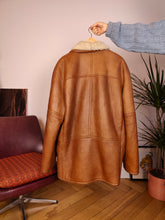Load image into Gallery viewer, Vintage genuine shearling leather coat tan brown sheepskin lambskin sherpa winter IT52 L-XL
