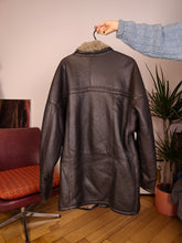 Load image into Gallery viewer, Vintage genuine shearling leather coat black brown sheepskin lambskin sherpa winter 50 L
