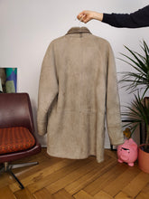 Load image into Gallery viewer, Vintage genuine shearling leather coat beige cream sheepskin lambskin sherpa winter heavy midi long jacket IT48 S-M
