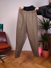 Load image into Gallery viewer, Vintage trouser pants beige brown tailored women IT48 M
