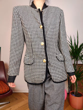 Load image into Gallery viewer, Vintage cashmere wool blazer white black check pied de poule houndstooth pattern jacket women IT 44 S
