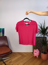 Load image into Gallery viewer, Vintage 100% silk top blouse magenta pink plain short sleeve women S
