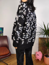 Lade das Bild in den Galerie-Viewer, Vintage thick wool blend knit cardigan black floral pattern white fluffy knitted jacket L-XL
