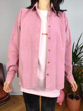 Lade das Bild in den Galerie-Viewer, Vintage cord pink shirt corduroy cotton button up long sleeve plain women M
