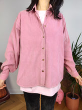 Lade das Bild in den Galerie-Viewer, Vintage cord pink shirt corduroy cotton button up long sleeve plain women M
